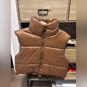 NWOT Cropped Brown Puffer Vest